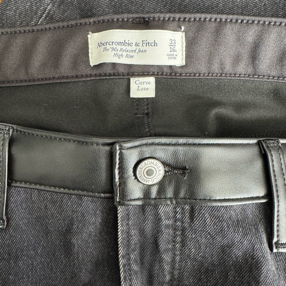 Abercrombie & Fitch The 90’s Relaxed High Rise Curve Love Jeans - Picture 9 of 9